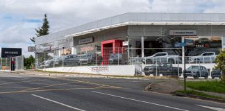 Grupo De Castro comemora 1 ano como dealer da Mitsubishi em Curitiba