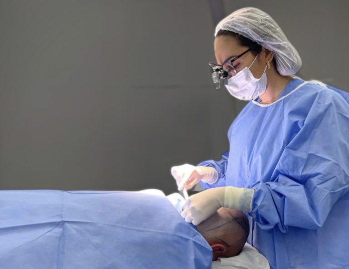 Transplantes capilares têm alta de mais de 250% em 11 anos Transplantes capilares têm alta de mais de 250% em 11 anos