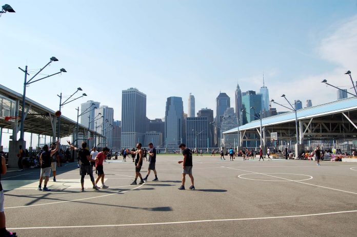 Moda busca resgate do estilo dos anos 1990 Moda busca resgate do estilo dos anos 1990