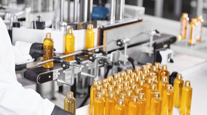 Produção de cosméticos: processo é complexo e tem exigências Produção de cosméticos: processo é complexo e tem exigências