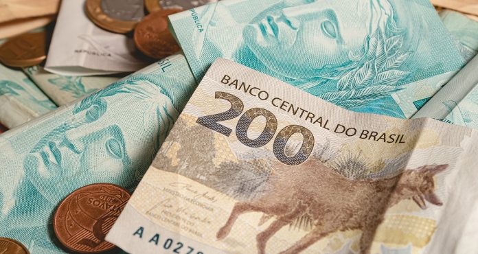 notas-de-200-e-100-reais