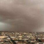 Moradores do interior de SP são surpreendidos por tempestade de poeira: Botucatu também foi atingida. Entenda a causa
