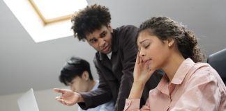 Denúncias de assédio no local de trabalho disparam em 2023 Denúncias de assédio no local de trabalho disparam em 2023