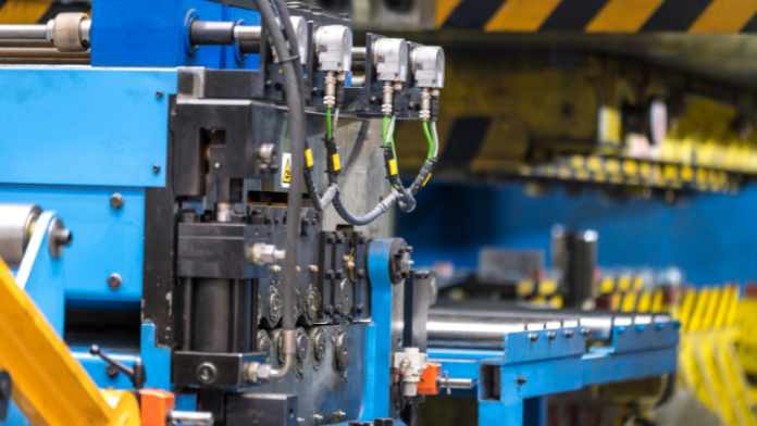 Máquinas na indústria estão fora do ciclo de vida Máquinas na indústria estão fora do ciclo de vida