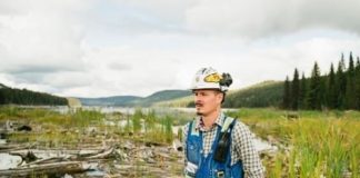 Técnicos em meio ambiente desempenham papel basal na preservação do ecossistema Técnicos em meio ambiente desempenham papel basal na preservação do ecossistema