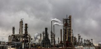 Indústria química encara conformidade como parte essencial