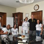 Botucatu: Prefeito recebe atletas e treinadores da Cidade que estiveram no Meeting Paralímpico de Atletismo