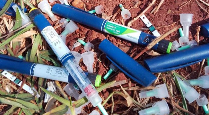 Botucatu: Moradores denunciam descarte irregular de medicamentos em estrada municipal