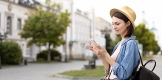 Empresas lançam seguro-viagem com apólice para smartphones