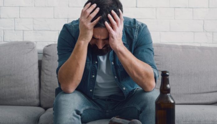 Estudo mostra relação do alcoolismo com risco cardiovascular Estudo mostra relação do alcoolismo com risco cardiovascular