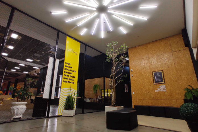 Coworking de Curitiba cresce e líder global declara falência Coworking de Curitiba cresce e líder global declara falência