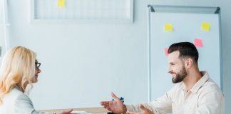 Pessoas motivadas geram mais resultados às empresas Pessoas motivadas geram mais resultados às empresas