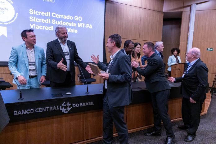 Cooperativas financeiras são reconhecidas pelo Recip Cooperativas financeiras são reconhecidas pelo Recip