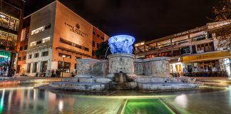 Mudança do consumidor alavanca o crescimento de strip malls Mudança do consumidor alavanca o crescimento de strip malls