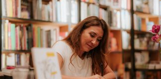 Psicanalista Fabiana Guntovitch lança obra "Chega de Brigas"