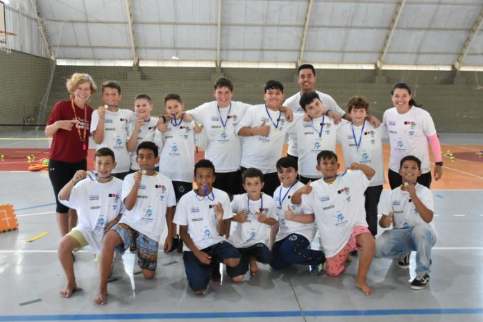 escola-jonas-alves-festival-tenis-291123