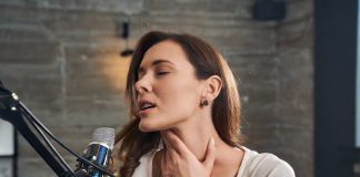 Profissional da voz deve ser acompanhado por fonoaudiólogo