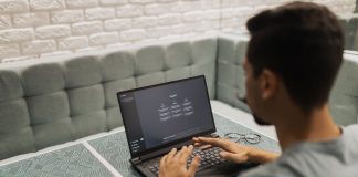 IA é usada por 30% dos alunos no Brasil, segundo pesquisa