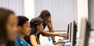 CTC Infra e Metalvix doam laboratório de informática ao IOB