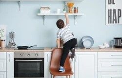 Bebê sofre graves complicações pela ingestão de bateria