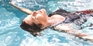 Natação: especialista destaca benefícios para a saúde e os cuidados com a pele Natação: especialista destaca benefícios para a saúde e os cuidados com a pele