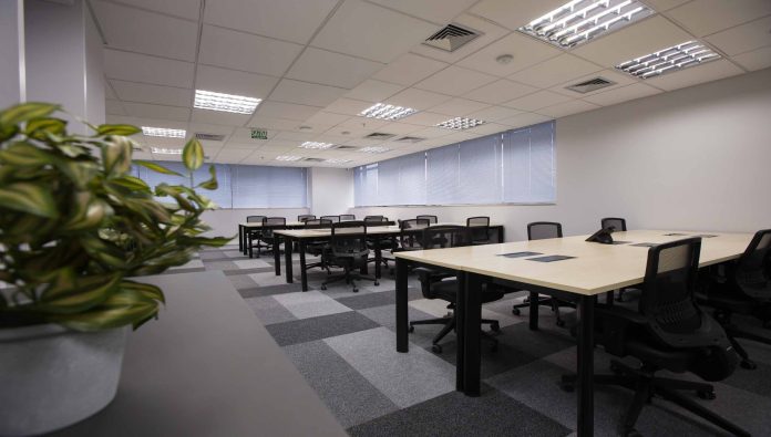 Tendência: grandes empresas adotam o modelo híbrido Tendência: grandes empresas adotam o modelo híbrido