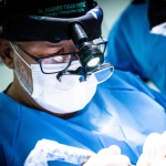 Médico explica benefícios do transplante capilar
