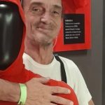 Figurinista de Botucatu brilha na Exposição comemorativa dos 40 Anos de Chaves no Brasil