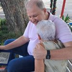 Botucatu: Prefeito homenageia Dona Norma, a “Rainha do Jardim Paraíso”, que adotou e cuida de Praça