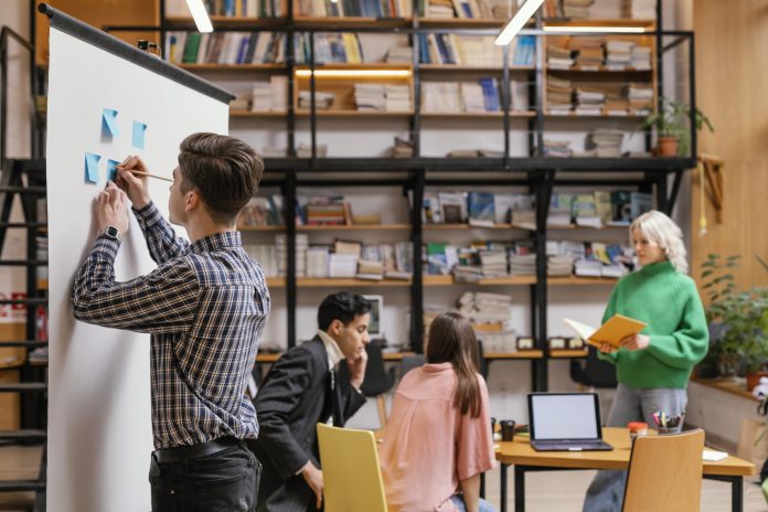 Mercado de franquias educacionais cresce 10% em 2024 Mercado de franquias educacionais cresce 10% em 2024