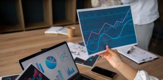 Mercado de softwares: estudo prevê US$ 698 bi em receitas