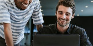 Brasil está exportando mão de obra qualificada em TI Brasil está exportando mão de obra qualificada em TI