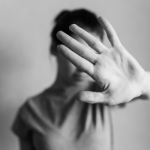 Homem é preso em flagrante por violência doméstica em Botucatu Leis recentes ajudam a combater diferentes tipos de violência contra mulher