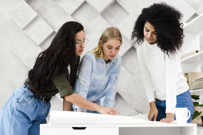 Executivas incentivam liderança feminina no mercado Executivas incentivam liderança feminina no mercado