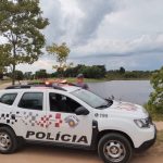 Polícia Militar de Botucatu intensifica operações na orla do Rio Bonito com apreensões de carros e motos