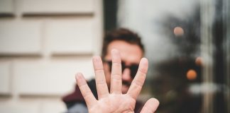 Dizer não é fundamental para o bem-estar, segundo autor Dizer não é fundamental para o bem-estar, segundo autor