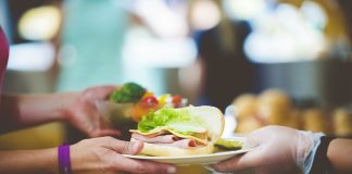 Franquias de food service crescem 17,9% no país, diz ABF Franquias de food service crescem 17,9% no país, diz ABF