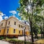 Bastidores, espiritualidade e 20 anos de arte: veja o que chega à Pinacoteca de Botucatu em julho