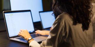 Participação de mulheres na tecnologia tem aumento de 60%