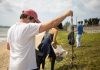 Ação voluntária realiza mutirão de limpeza de praias em Búzios Ação voluntária realiza mutirão de limpeza de praias em Búzios