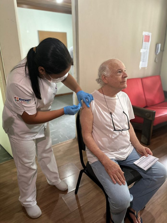 Retiro dos Artistas recebe ação social de imunização Retiro dos Artistas recebe ação social de imunização