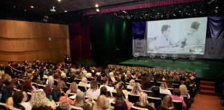 Congresso Internacional discute o futuro da educação no Brasil Congresso Internacional discute o futuro da educação no Brasil