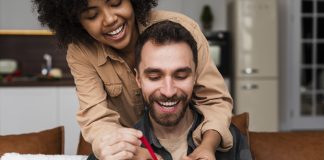 E-commerce projeta lucros recordes no Dia dos Namorados 2024