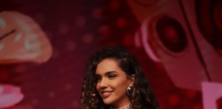 Juliana Franceschi comemora 20 anos de carreira