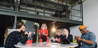 Brindes corporativos ganham clientes e colaboradores Brindes corporativos ganham clientes e colaboradores