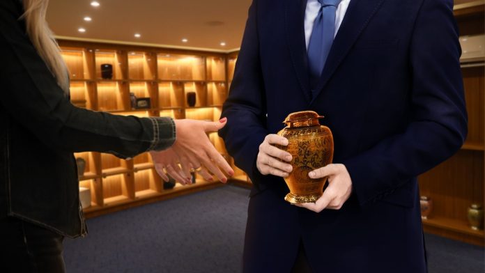 Apesar dos mitos, processo de cremação é complexo e seguro Apesar dos mitos, processo de cremação é complexo e seguro