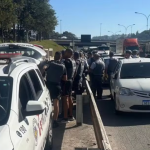 Quadrilha suspeita de fazer moradores reféns e assaltar casa em Botucatu é presa na Rodovia Castello Branco