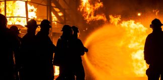 Indústria: bombeiros apagam 20 incêndios em seis meses no CE Indústria: bombeiros apagam 20 incêndios em seis meses no CE