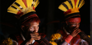 Exposição "Origens" de Manu Pivatti: viagem visual e humanitária