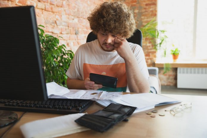 Dois em cada três adultos são analfabetos financeiros Dois em cada três adultos são analfabetos financeiros